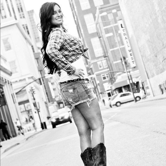 💜Welcome to Tifany's closet💜 - Picture 4 of 7